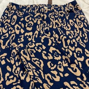 Chicos So slimming girlfriend jeans. Ankle length. Chicos 2.5 petite size.